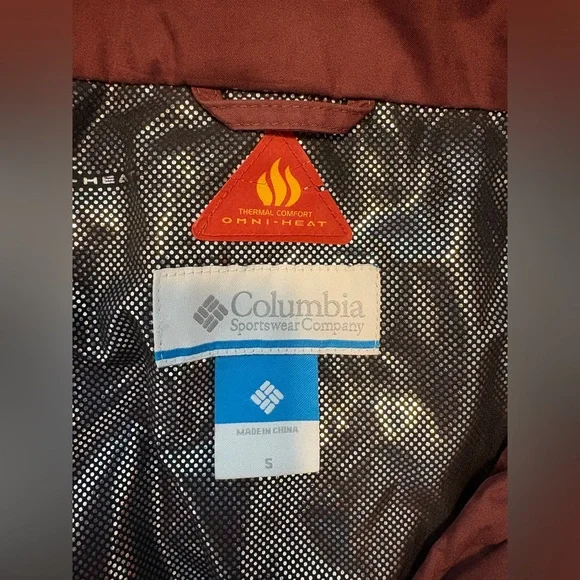 Columbia Women’s Maroon Rain Jacket - Picture 4 of 6